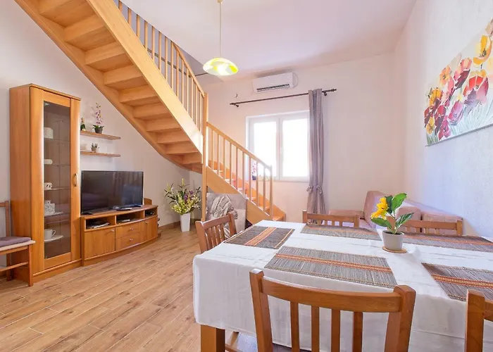 Apartment Paradiso